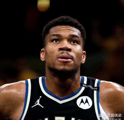 阿莫林：利马差不多已具备参赛条件，我们要捍卫主场胜利（阿莫林称利马已接近复出，誓捍卫主场三分）