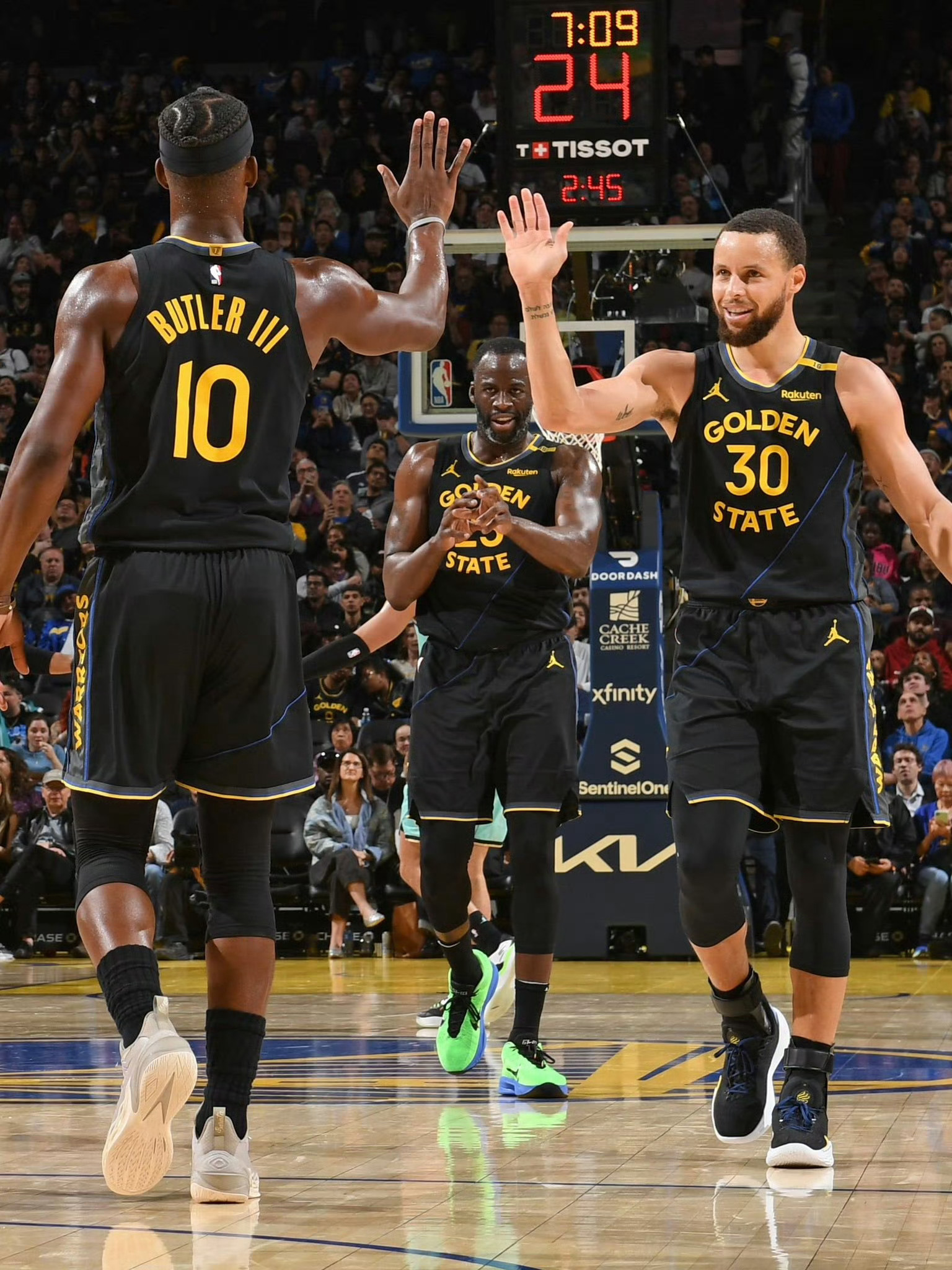 山东vs津门虎：4外援PK3外援，孙启航首发，王大雷缺阵（鲁津之战：4外援对阵3外援，孙启航首发，王大雷缺席）