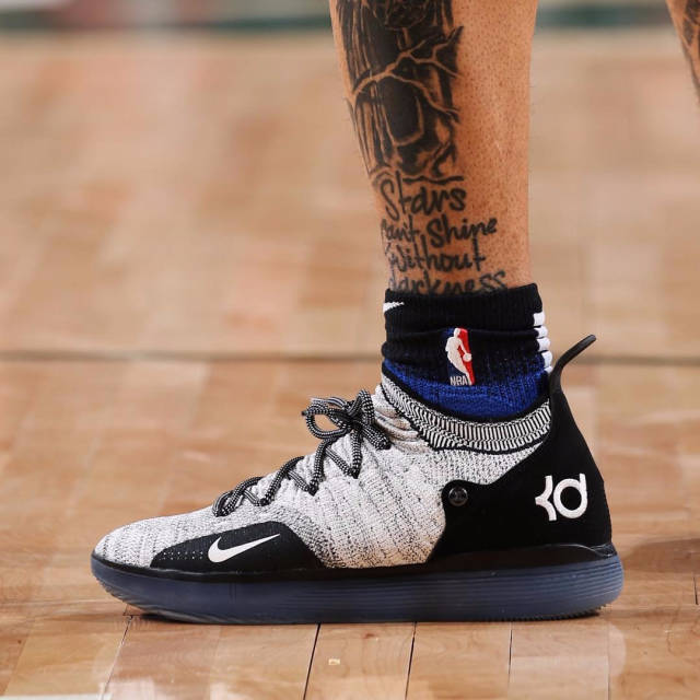 这次三分拉开比分差距（这记三分将分差拉开）